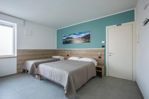 Albese con Cassano Cama Y Desayuno | La Guest House di PIAZZA MOTTA