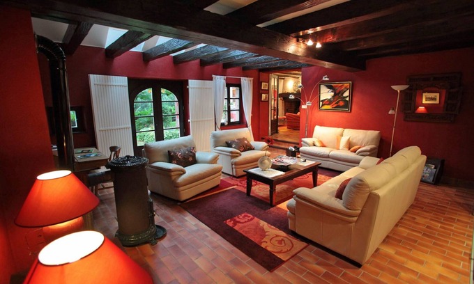 Freland Casa | La Haute Grange "Le Châtaignier" spacious gîte for 4, garden and beautiful views.