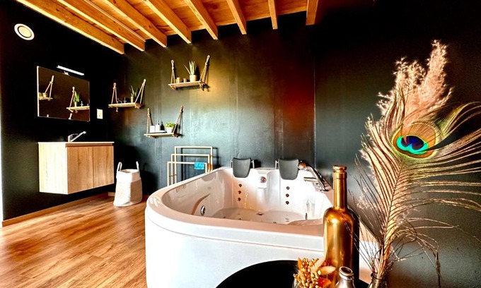 Hour Casa | La Hour House - Esc'Appart