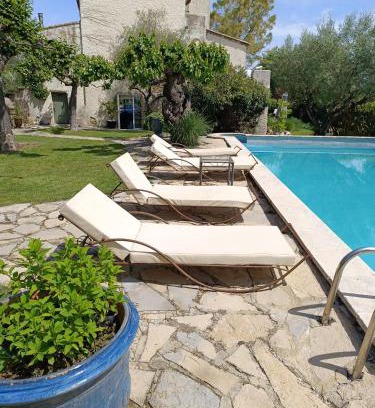 Deaux Cama Y Desayuno | La Jasse chambre double indépendante avec piscine