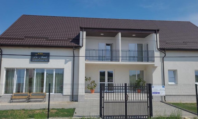 Ciupercenii Noi Casa | La Jenel