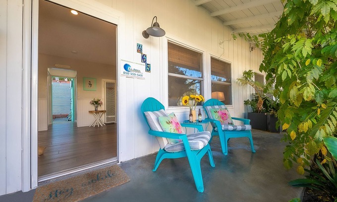Beach Barber Tract Cabaña | Completamente remodelado La Jolla Cottage en Windansea Beach. Patio privado, admite mascotas, WIFI GRATUITO, A / C