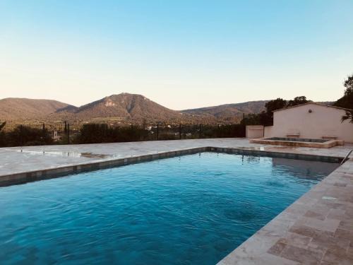 Plan-de-la-Tour Apartamento | La Lazarenco Piscine 1