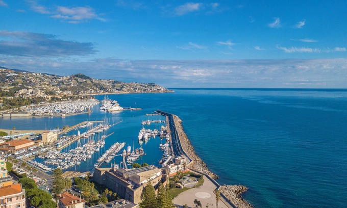Sanremo Casa | La Lincolnia - with Garden and Seaview