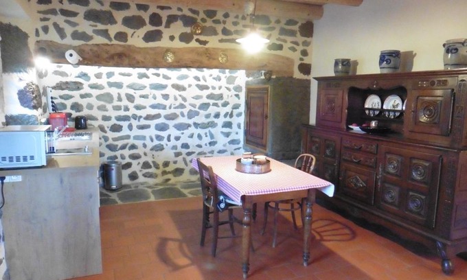 Sanssac-l'Eglise Casa | La Loge