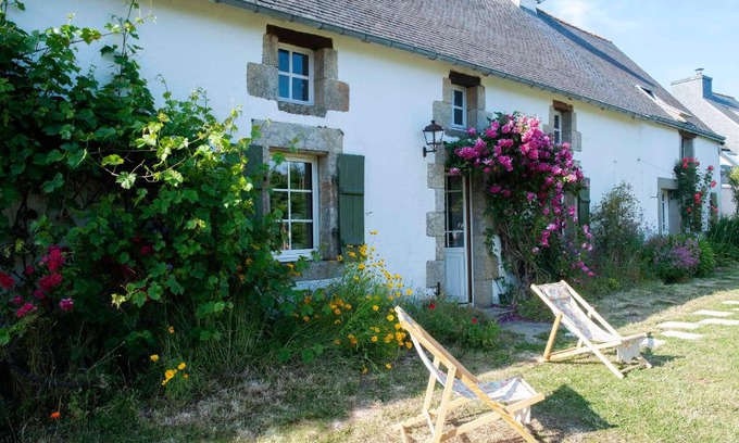 Kerherou Casa | La Longère de l'Amiral c'est au choix la Maison de l'Amiral jusqu'à 10 personnes ou le Carré de l'Amiral jusqu'à 4 personnes