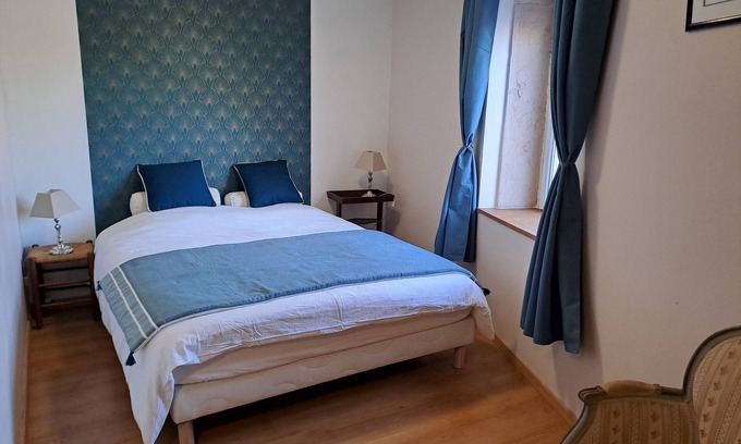 Villie-Morgon Casa | La Louvière, house sleeps 7 Villié-Morgon Beaujolais tasting possible