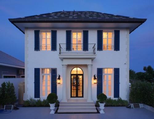 Hua Hin Villa | La Luciole Bleue