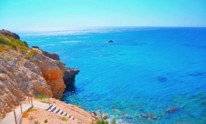 Ferma Apartamento | Apartamento La Luna Blu "Sole", vista al mar, a 500 metros de la playa