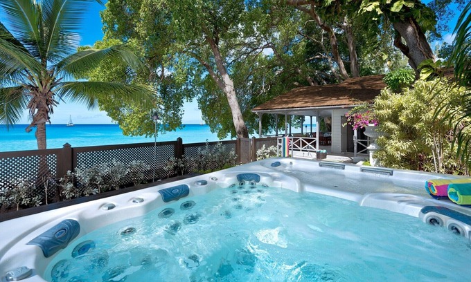 Gibbs Bay Villa | LA LUNE VILLA BARBADOS - Impresionante casa de playa en Gibbs Beach con jacuzzi