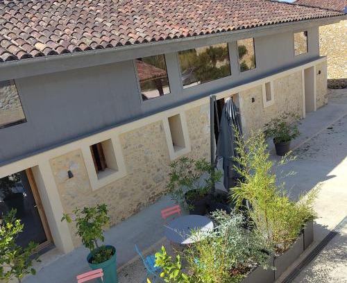 Montreal Casa | La Métairie Du Clos Saint Louis, 4 chambres pour 8 personnes