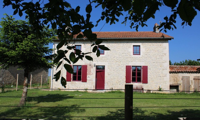 Pleuville Casa | La Métairie - Pretty country house - family -