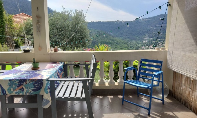Tourrette-Levens Casa | La Maiouneta (small garden, air-conditioned, quiet)