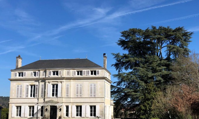 Marsac-sur-l'Isle Cama Y Desayuno | La maison au cèdre