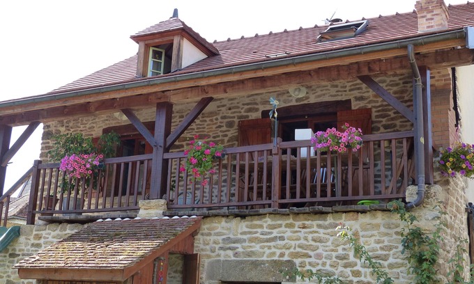 Lantilly Casa | La Maison au toboggan: a comfortable family vacation home