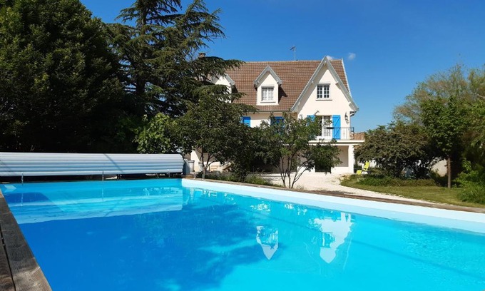 Corpeau Casa | La maison bleue