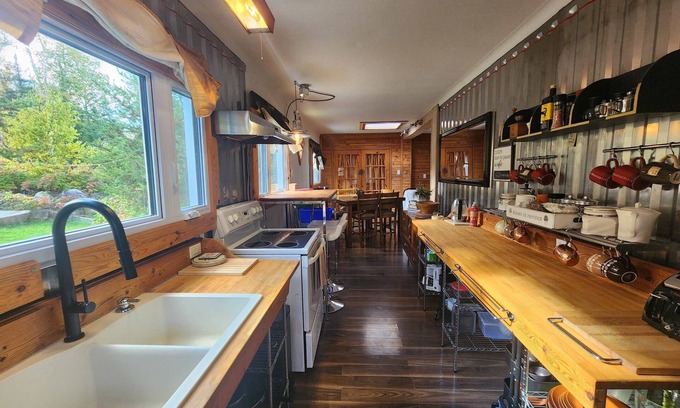 Amos Cabina | La Maison Conteneur S