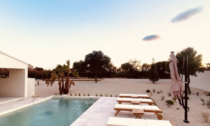 Caremeau Casa | La Maison d'Aton Modern villa overlooking the Garrigues