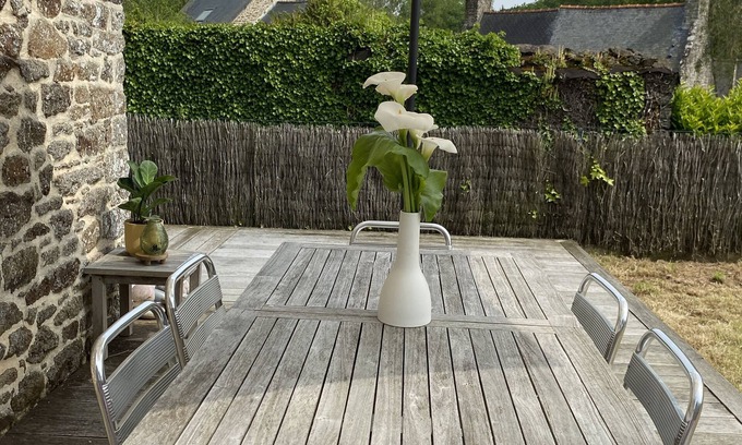 Pleudihen-sur-Rance Casa | La Maison d'Aurélie, country house sleeps 8, near Dinan and St Malo.
