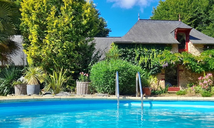Saint-Sauveur-de-Flee Casa | La Maison de l'Escuiller