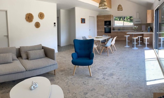 Saint-Avit-Senieur Casa | La Maison dans la prairie fleurie: Poppy cottage