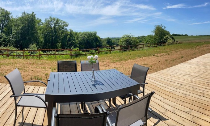 Saint-Avit-Senieur Casa | La maison dans la prairie fleurie space and calm