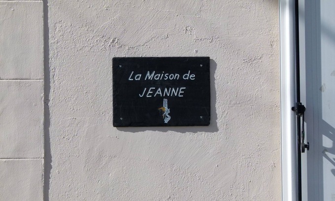 Pont-Croix Casa | La maison de Jeanne, 3-star tourist accommodation, near the Goyen river and church