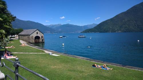 Cannobio Apartamento | La Maison Des Lions APPARTAMENTI VACANZE accesso diretto alla spiaggia località Amore