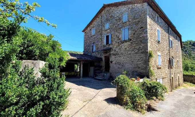 Poussan Casa | La maison des Marges- Ardèche-Les Vans-Grotte-Chauvet
