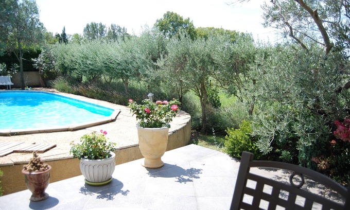 Montfavet Casa | La casa de olivos