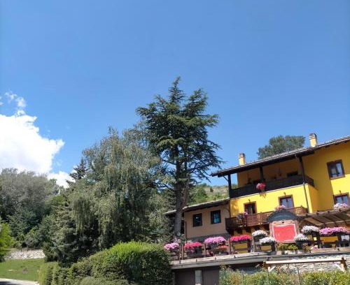 Doues Casa | La Maison Du Bon Megnadzo