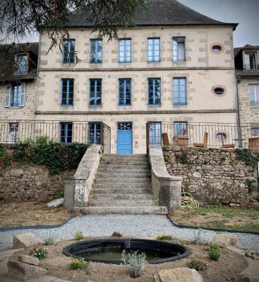 Benevent L Abbaye Cama Y Desayuno | La Maison du Cèdre