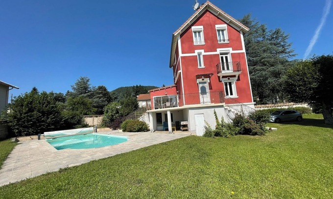 Bas-en-Basset Casa | La Maison Fleuri - Qouei Eichi - Swimming pool, Wifi, Family-friendly
