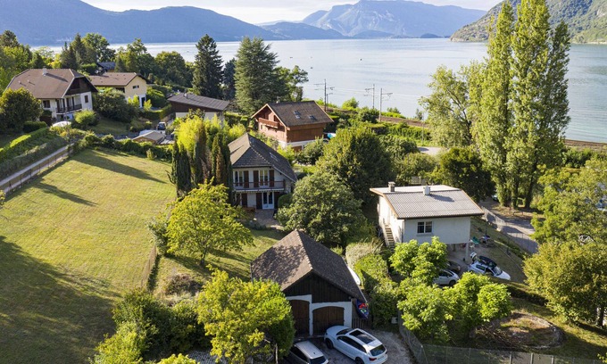 Brison-Saint-Innocent Casa | La Maison au Bord du lac du Bourget