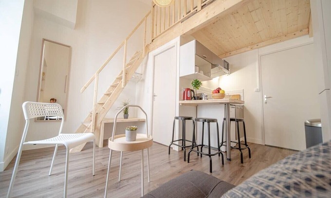 Les Poulettes Apartamento | La Maison Gratte Ciel-Appartement Paris-Jardin