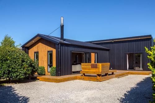 Martinborough Casa | La Maison Noir