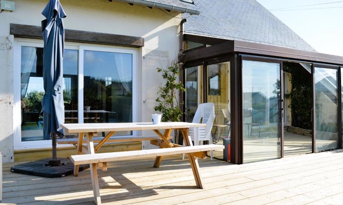 Asnelles Casa | La maison penchée, avec jardin à 50m de la plage