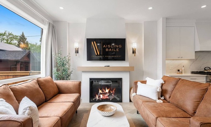 Kensington Casa | La Maison | Pvt Hot Tub | Kensington | 2500 sqft