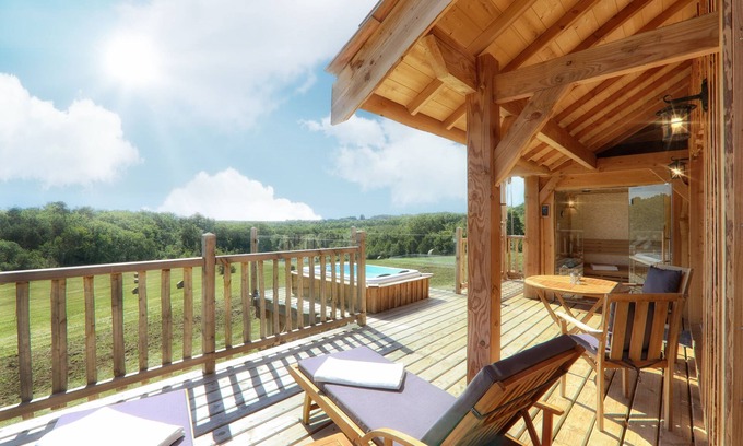 Saint-Martin-des-Combes Casa | La Mandrélie - La Cabane Du Grand Chêne