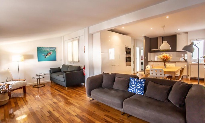 La Marina Apartamento | LA MARINA amplio apartamento en pleno centro de Hondarribia