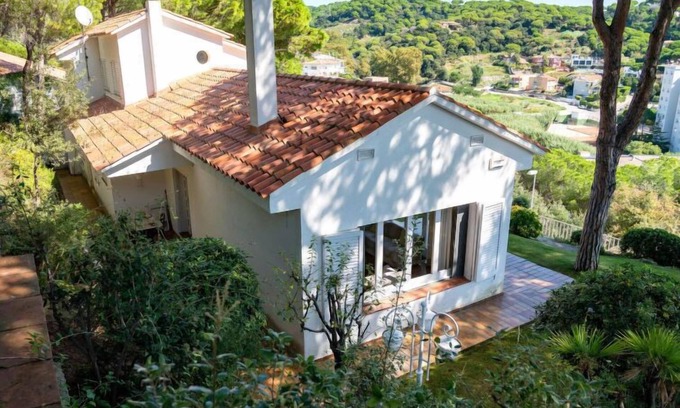 Sant Pol De Mar Casa | La Marina Blanca by Interhome
