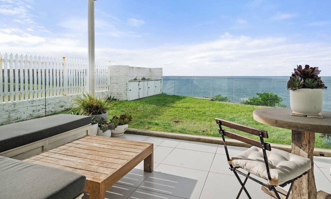 Vaucluse Apartamento | La Marne Vista Cliffside Haven with Whale Spotting
