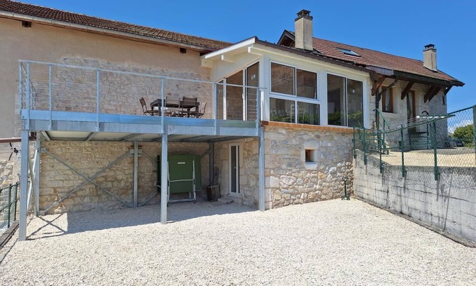 Saint-Champ Casa | La Masure - Magnieu - Gîte