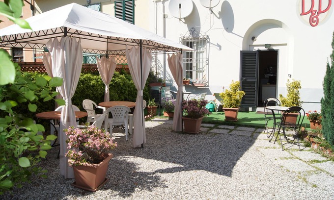 Lucca Historical Center Cama Y Desayuno | La Mimosa Bed and Breakfast