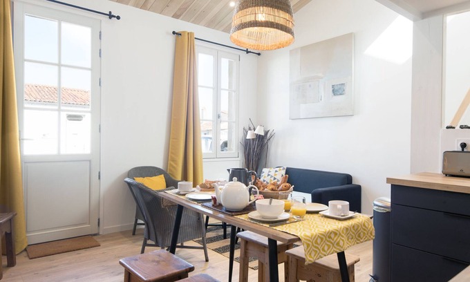 Ile-d'Aix Casa | Miniardise-Casa-Villa-Baño privado con bañera-Vista a la Calle