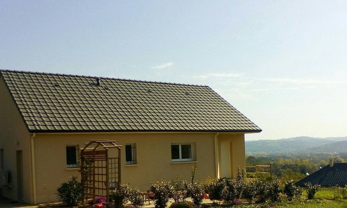 Cublac Casa | La Mirabelle (80m²) on the border of Corrèze/Dordogne with a beautiful view.
