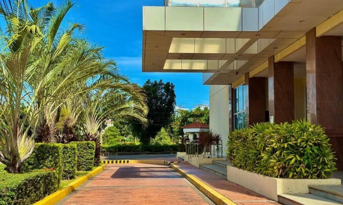 Lapu-Lapu Condominio | La Mirada Deluxe Suites with Oceanview
