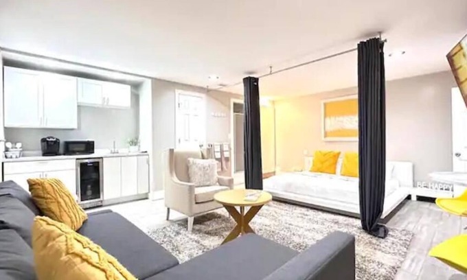 West Athens Casa | LA Modern Guesthouse/Near LAX/SoFi/Free Parking