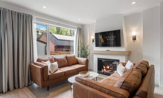 Kensington Casa | La More | Hot Tub | Kensington | Luxury | Office