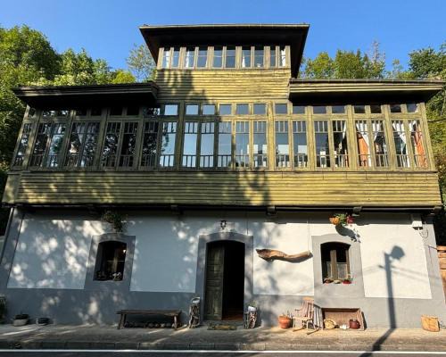 Barzana Casa | La Naranxa